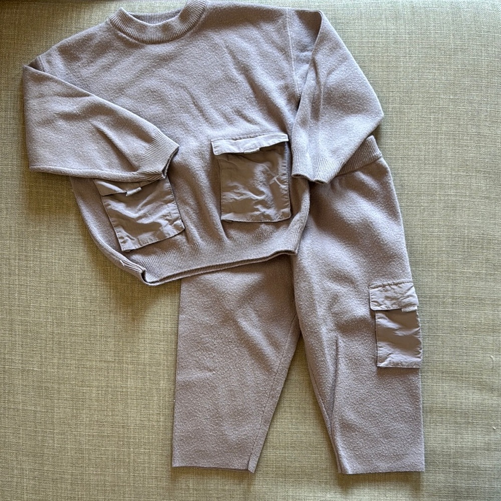 Cozy Zara Beige Lounge Set with Pockets